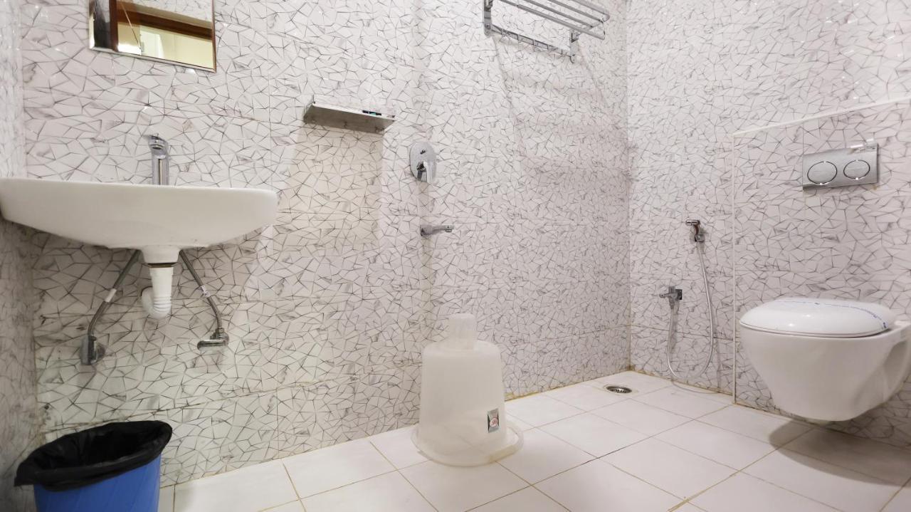ירקאוד Hotel Grand Square מראה חיצוני תמונה